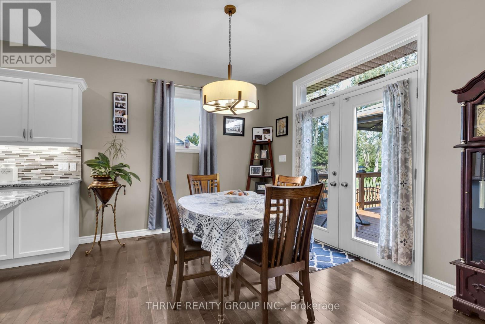 50 Fairview Drive, Lambton Shores (Arkona), Ontario  N0M 1B0 - Photo 10 - X9373148