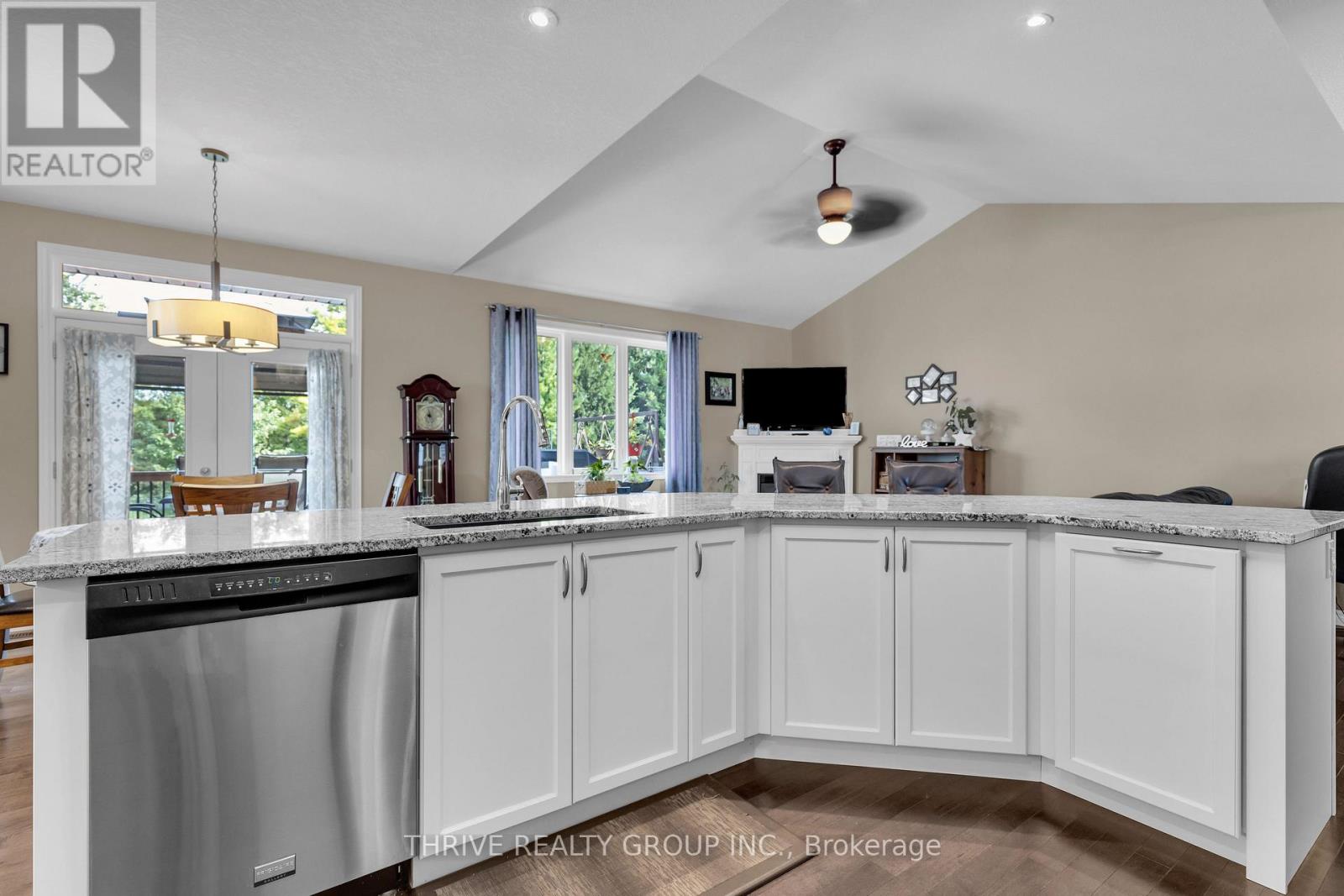 50 Fairview Drive, Lambton Shores (Arkona), Ontario  N0M 1B0 - Photo 14 - X9373148