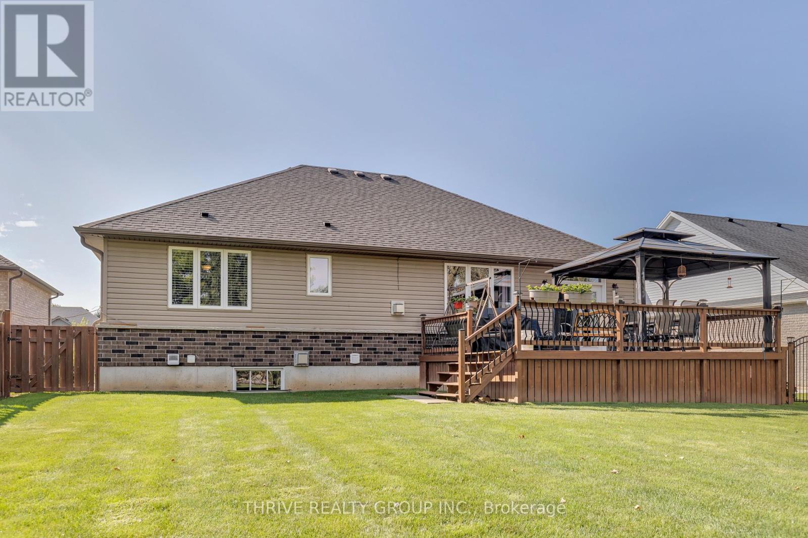 50 Fairview Drive, Lambton Shores (Arkona), Ontario  N0M 1B0 - Photo 36 - X9373148