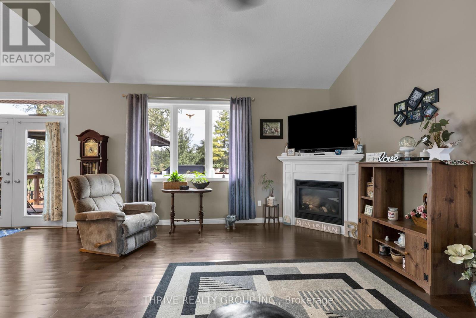 50 Fairview Drive, Lambton Shores (Arkona), Ontario  N0M 1B0 - Photo 7 - X9373148