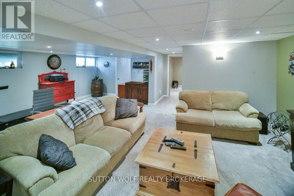 566 Dewan Street, Strathroy-Caradoc (Ne), Ontario  N7G 3C7 - Photo 19 - X9375323