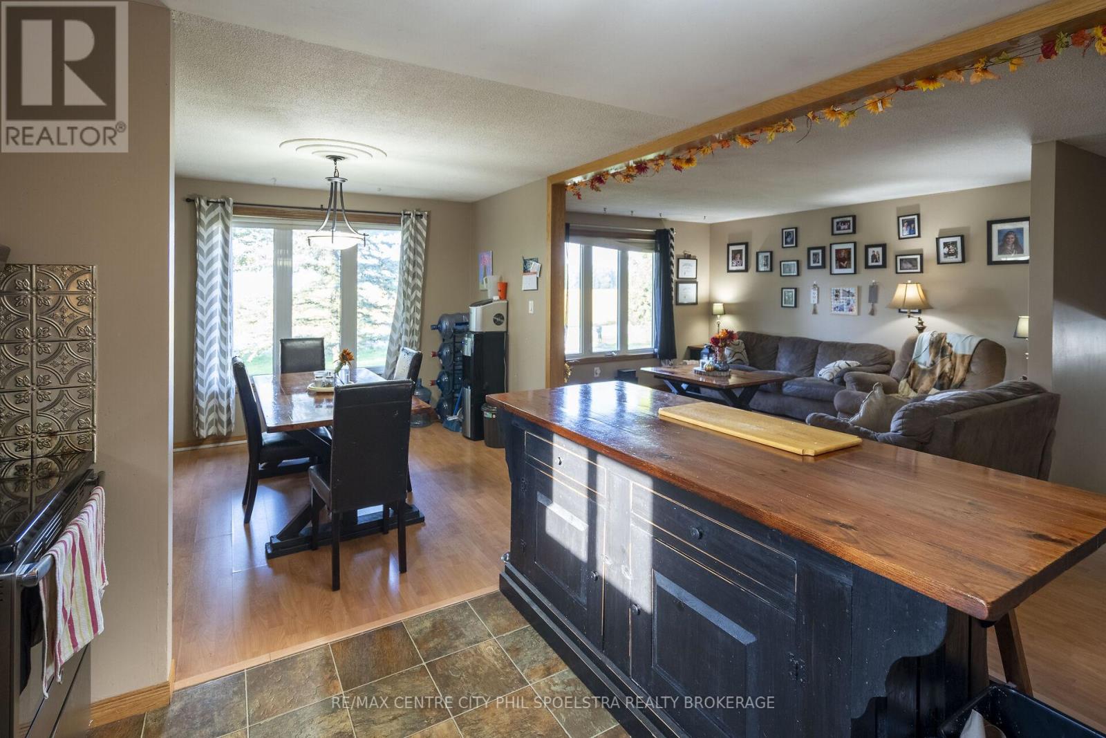 24734 Poplar Hill Road, Middlesex Centre (Ilderton), Ontario  N0M 2A0 - Photo 24 - X9376047