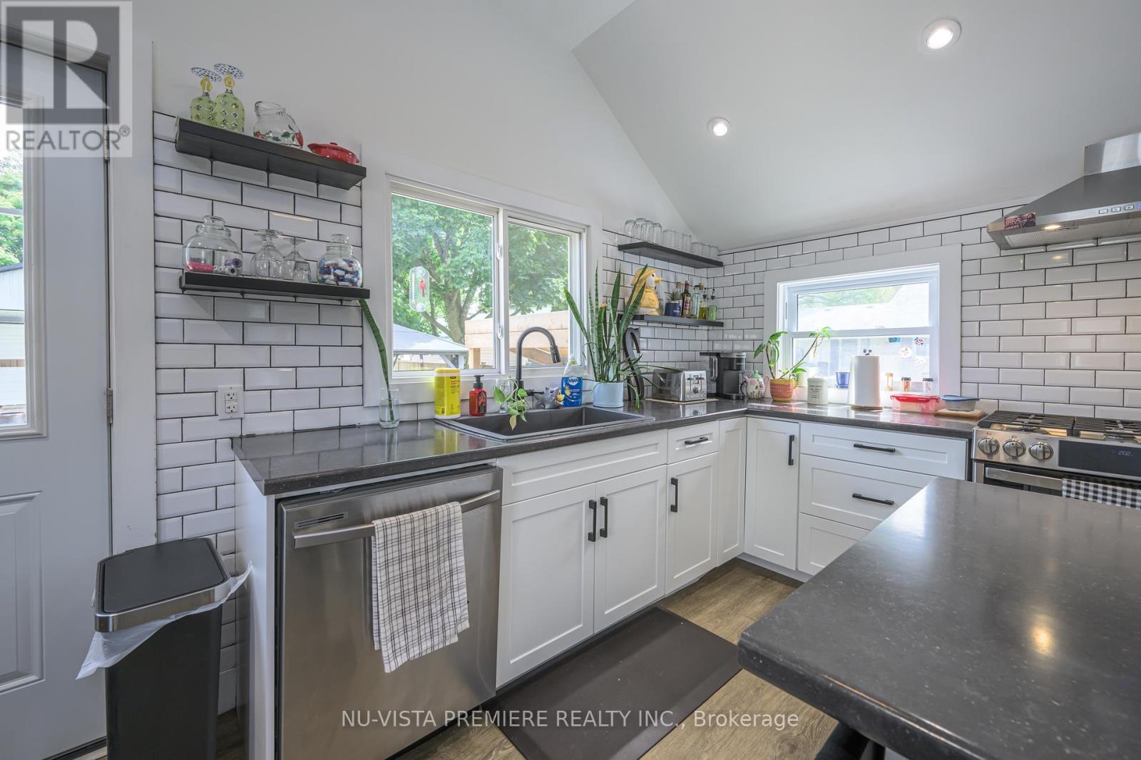 256 Pearl Street, North Middlesex (Parkhill), Ontario  N0M 2K0 - Photo 5 - X9376122