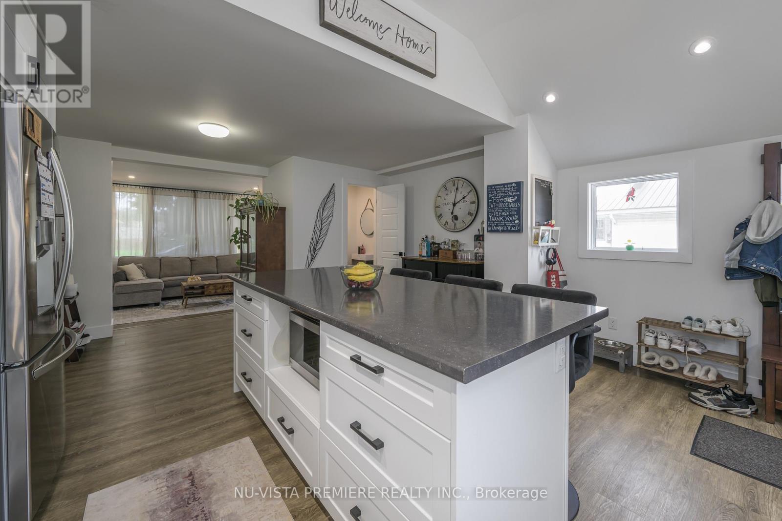 256 Pearl Street, North Middlesex (Parkhill), Ontario  N0M 2K0 - Photo 6 - X9376122
