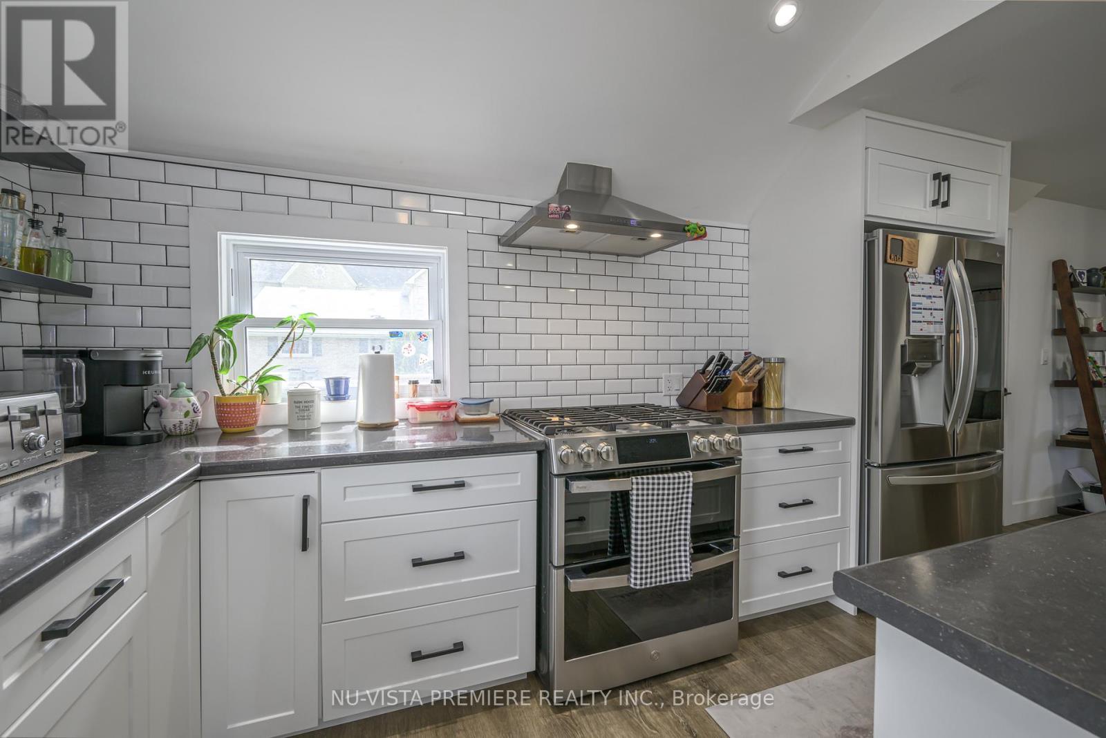 256 Pearl Street, North Middlesex (Parkhill), Ontario  N0M 2K0 - Photo 7 - X9376122