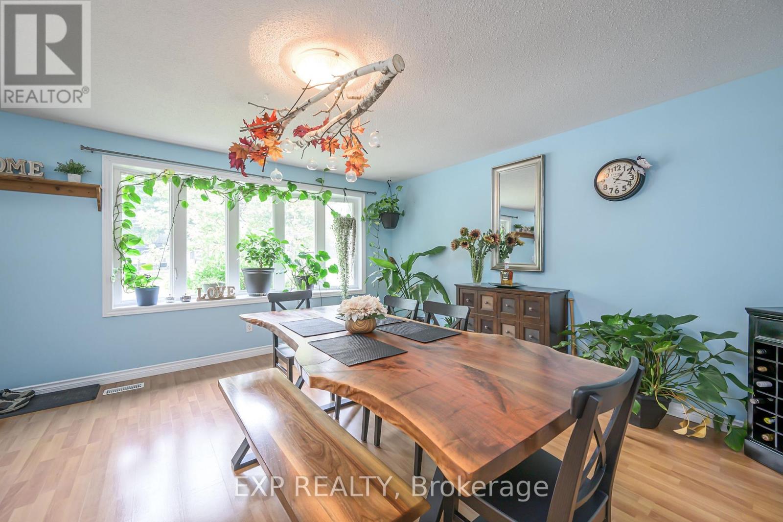 224 Oak Avenue, Strathroy-Caradoc (Sw), Ontario  N7G 3A8 - Photo 2 - X9377024
