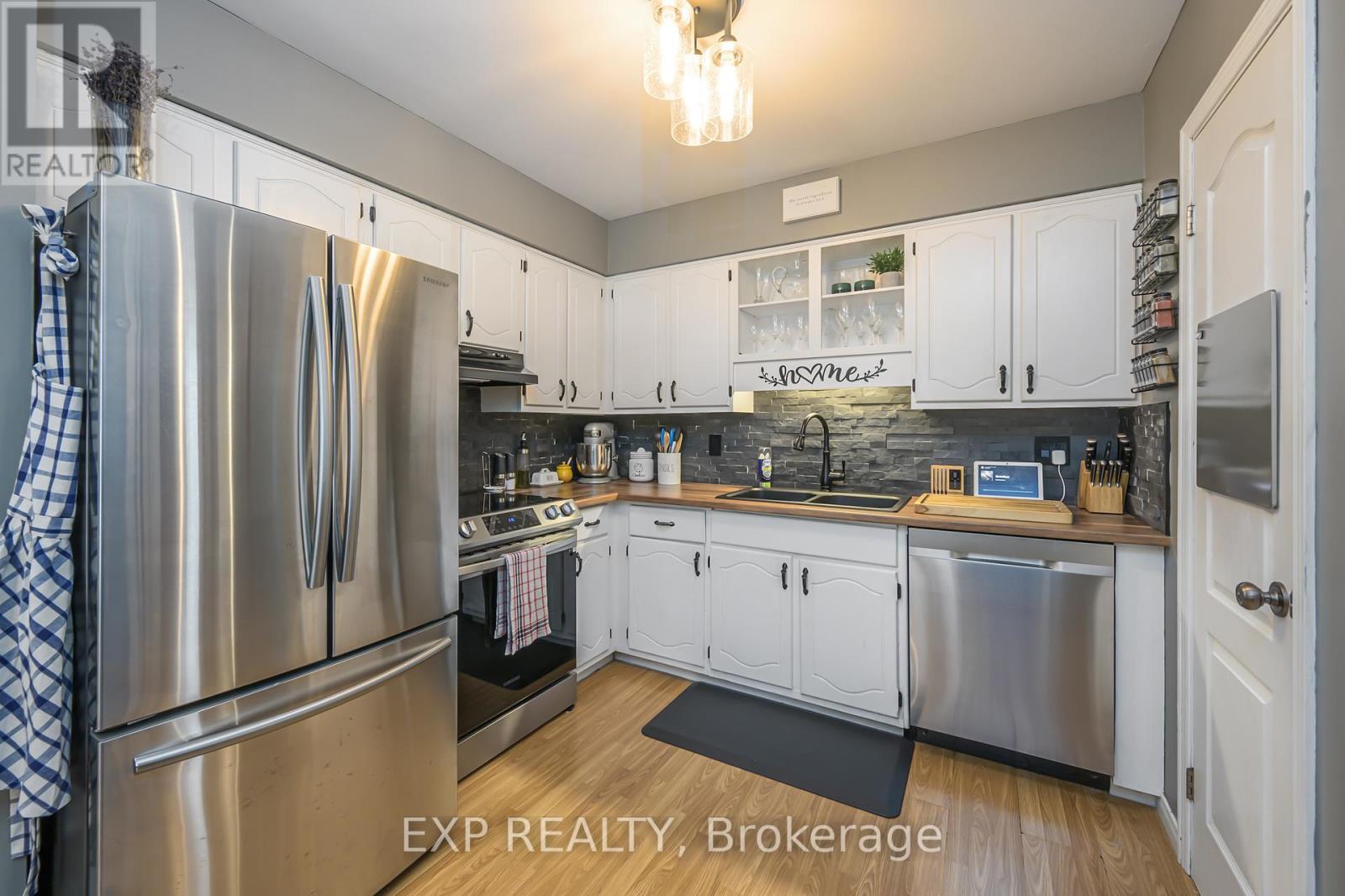 224 Oak Avenue, Strathroy-Caradoc (Sw), Ontario  N7G 3A8 - Photo 5 - X9377024