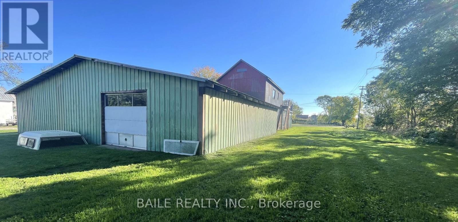 3211 River Street, Brooke-Alvinston (Brooke Alvinston), Ontario  N0N 1A0 - Photo 4 - X9377209