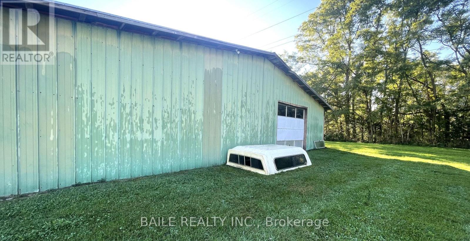3211 River Street, Brooke-Alvinston (Brooke Alvinston), Ontario  N0N 1A0 - Photo 7 - X9377209