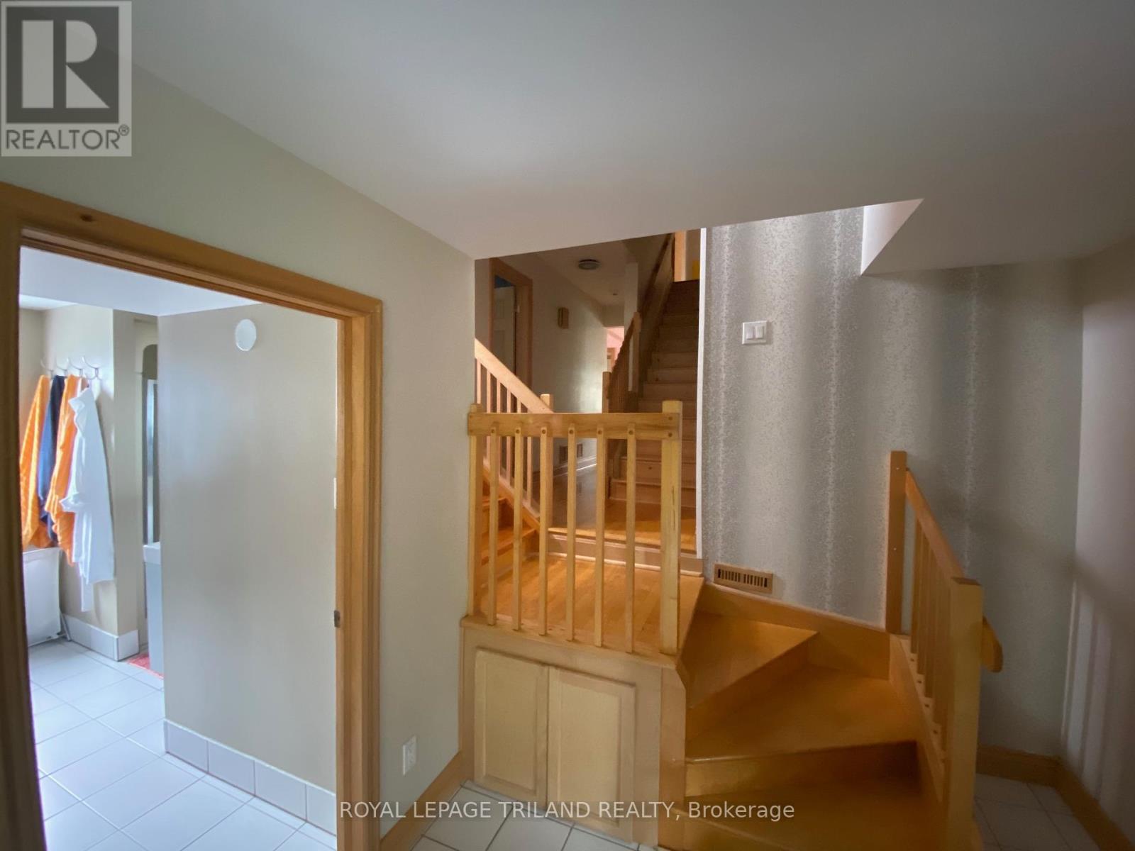 904 Willow Drive, London, Ontario  N6E 1P1 - Photo 2 - X9377387
