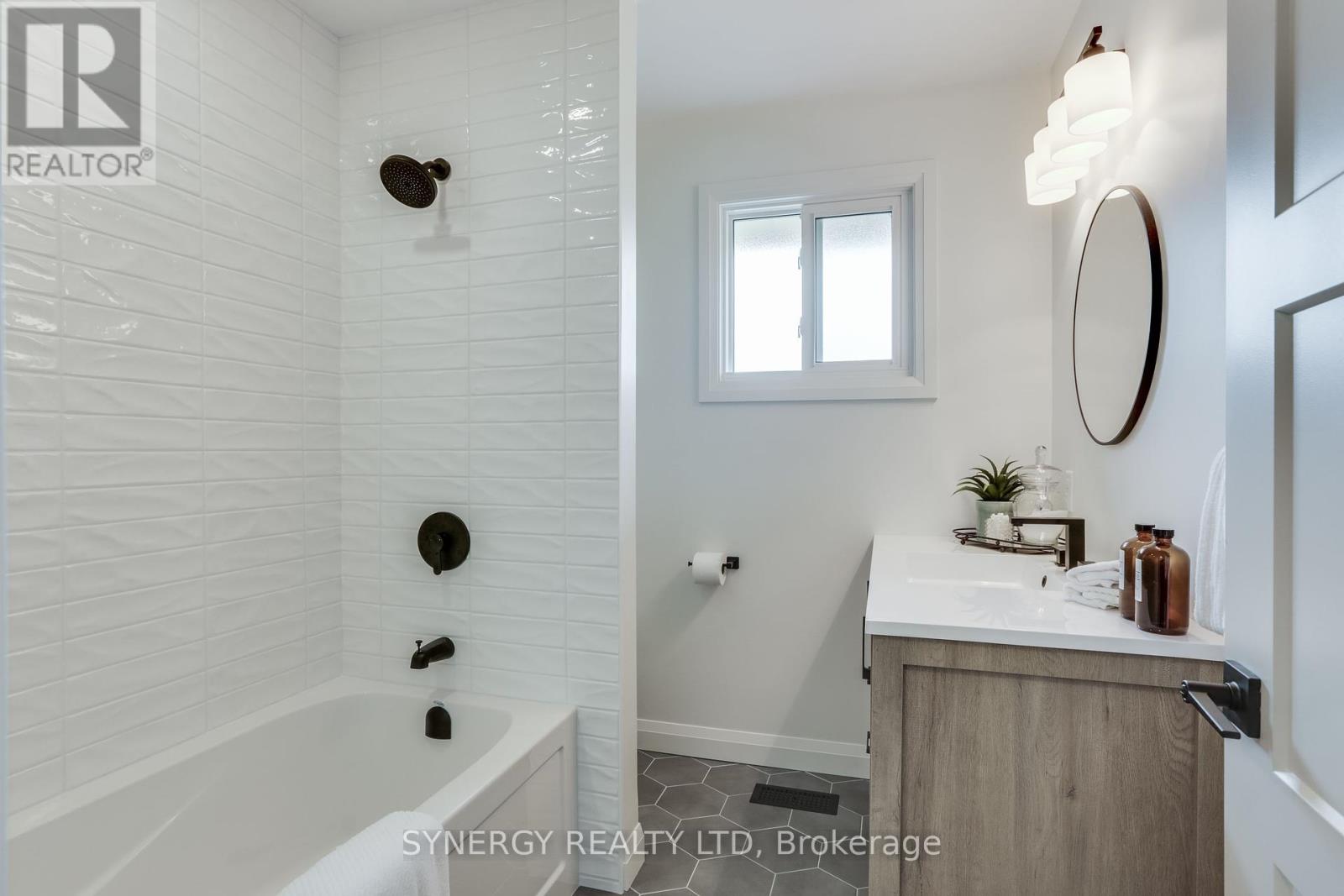 32 Clark Street, Strathroy-Caradoc (Melbourne), Ontario  N0L 1T0 - Photo 17 - X9377615