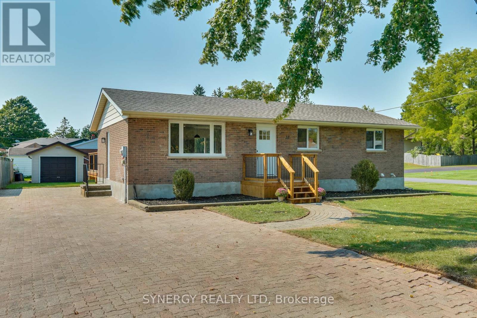 32 Clark Street, Strathroy-Caradoc (Melbourne), Ontario  N0L 1T0 - Photo 3 - X9377615
