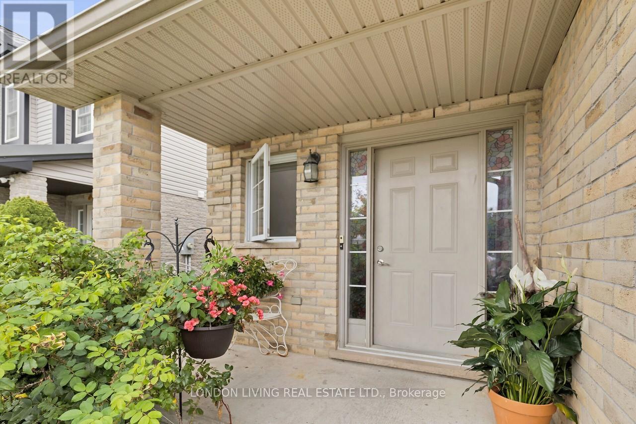 3229 Meadowgate Boulevard, London, Ontario  N6M 0B7 - Photo 2 - X9378201