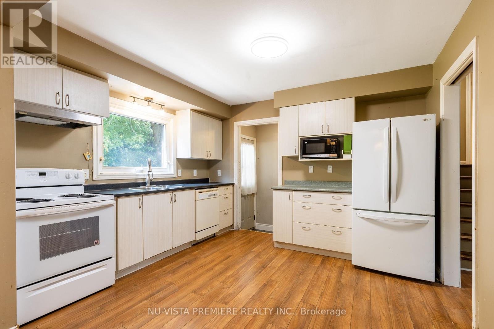 59 Scotchpine Crescent, London, Ontario  N6G 2E1 - Photo 11 - X9379413