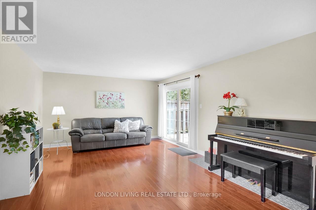 1032 Valetta Street, London, Ontario  N6H 2Z8 - Photo 10 - X9381919