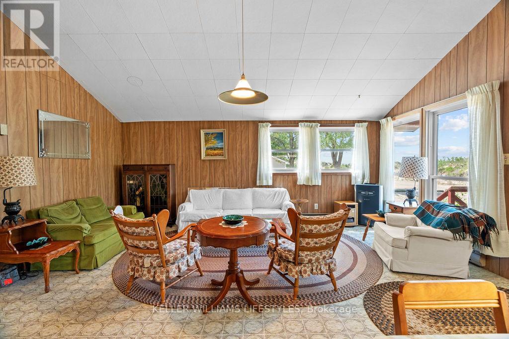 7403 Sanderson Road, Lambton Shores (Port Franks), Ontario  N0M 2L0 - Photo 11 - X9382118
