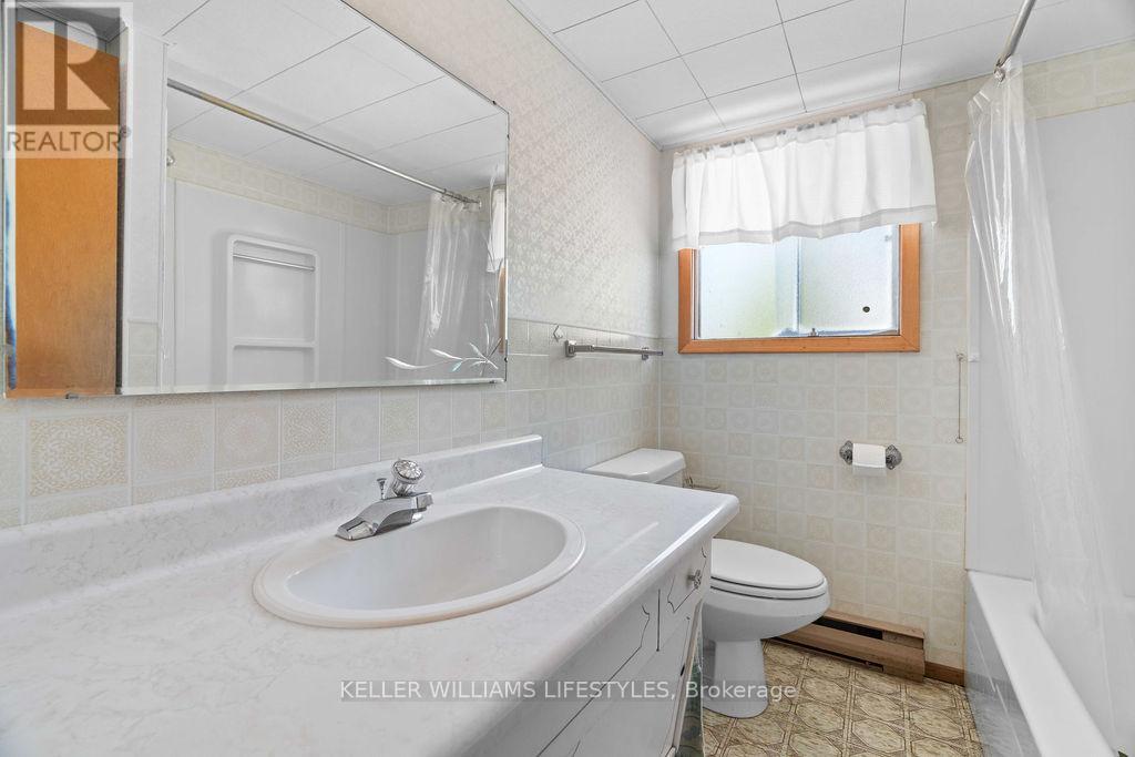 7403 Sanderson Road, Lambton Shores (Port Franks), Ontario  N0M 2L0 - Photo 13 - X9382118