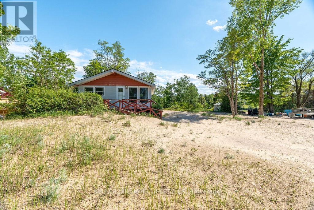 7403 Sanderson Road, Lambton Shores (Port Franks), Ontario  N0M 2L0 - Photo 4 - X9382118