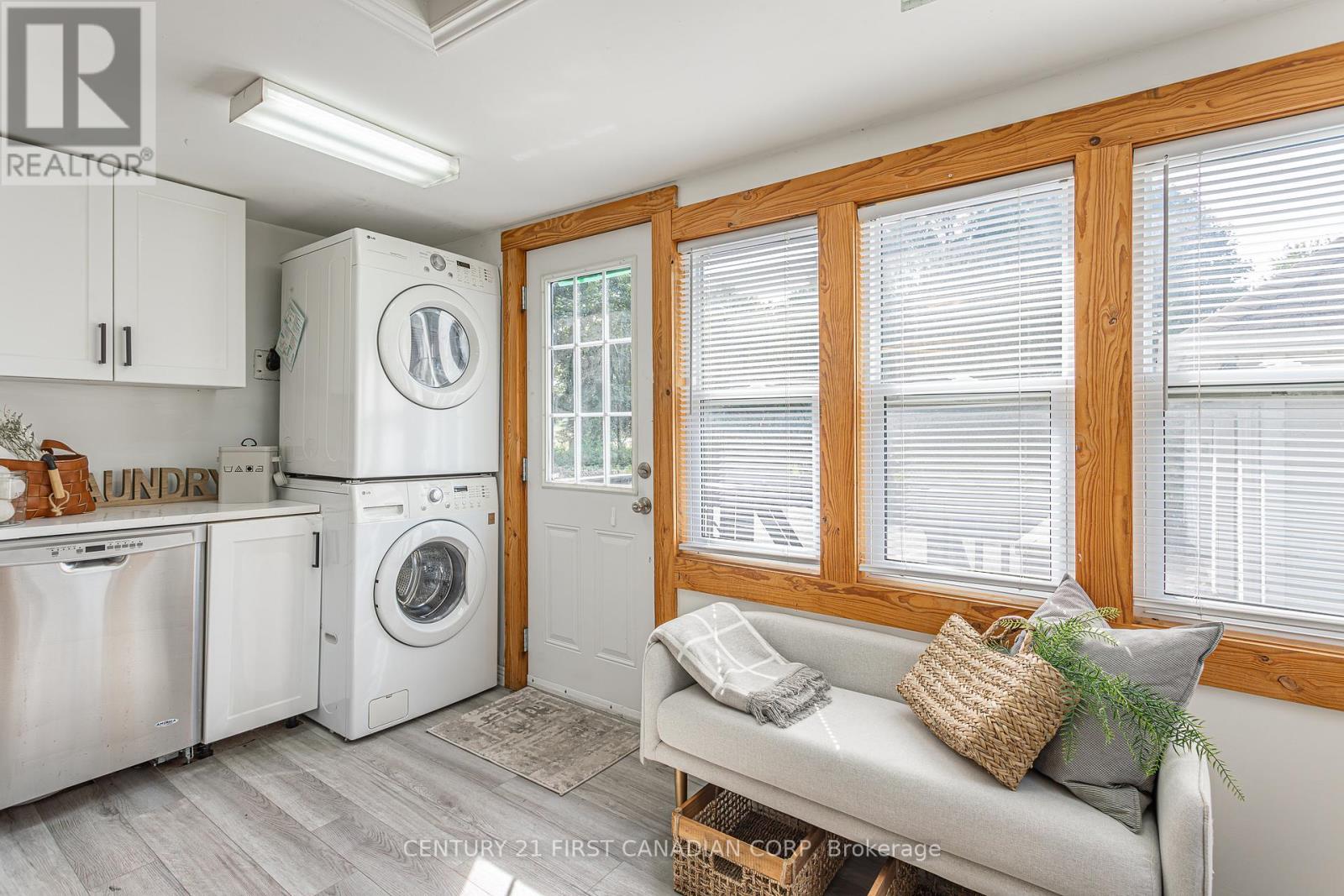 9398 Glendon Drive, Strathroy-Caradoc (Mount Brydges), Ontario  N0L 1W0 - Photo 20 - X9382744