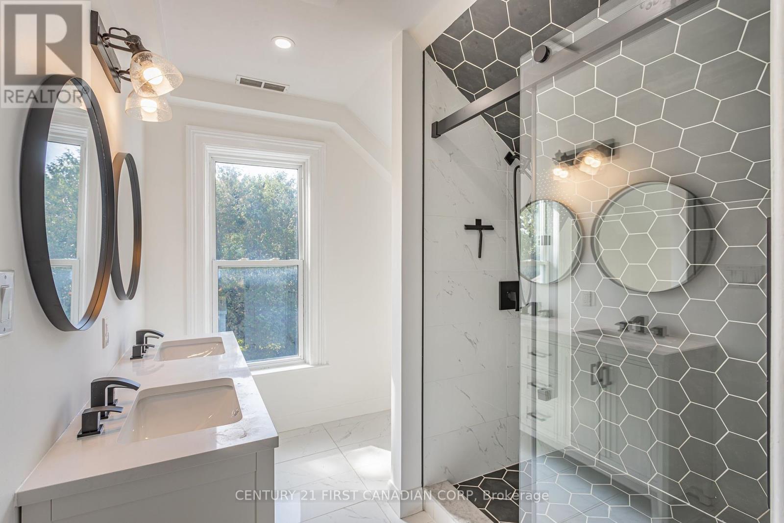 9398 Glendon Drive, Strathroy-Caradoc (Mount Brydges), Ontario  N0L 1W0 - Photo 24 - X9382744