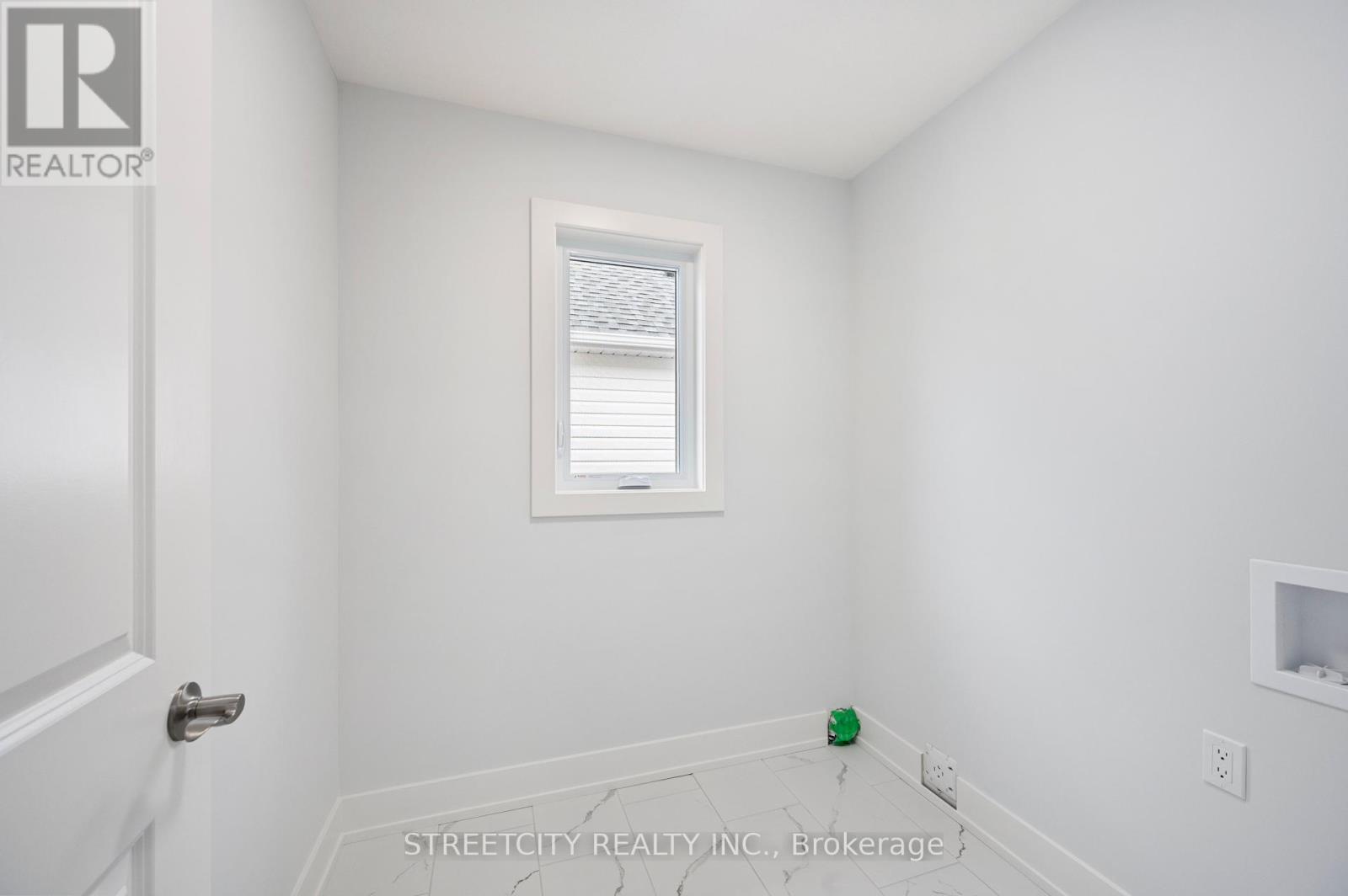 33 Lucas Road, St. Thomas, Ontario  N5R 0M2 - Photo 17 - X9382952