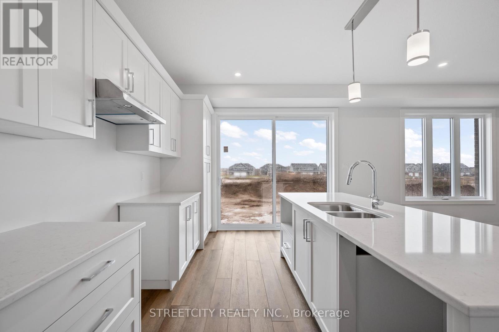 33 Lucas Road, St. Thomas, Ontario  N5R 0M2 - Photo 9 - X9382952