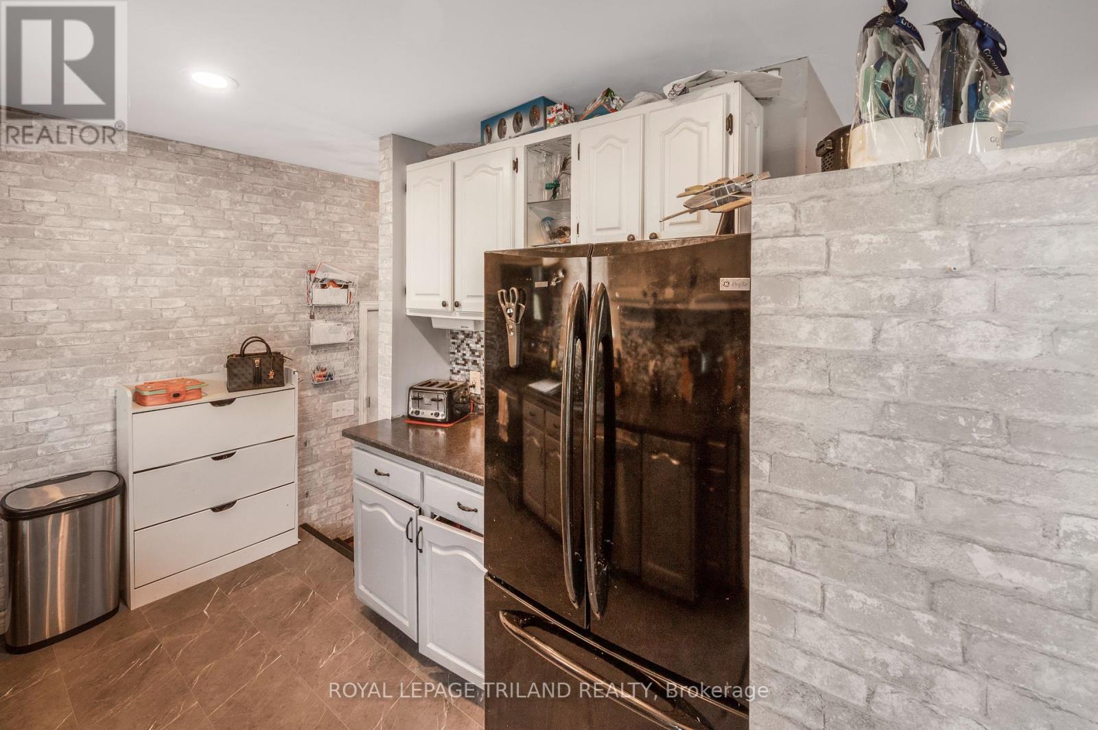 209 Highbury Avenue N, London, Ontario  N5Z 2W6 - Photo 5 - X9383365