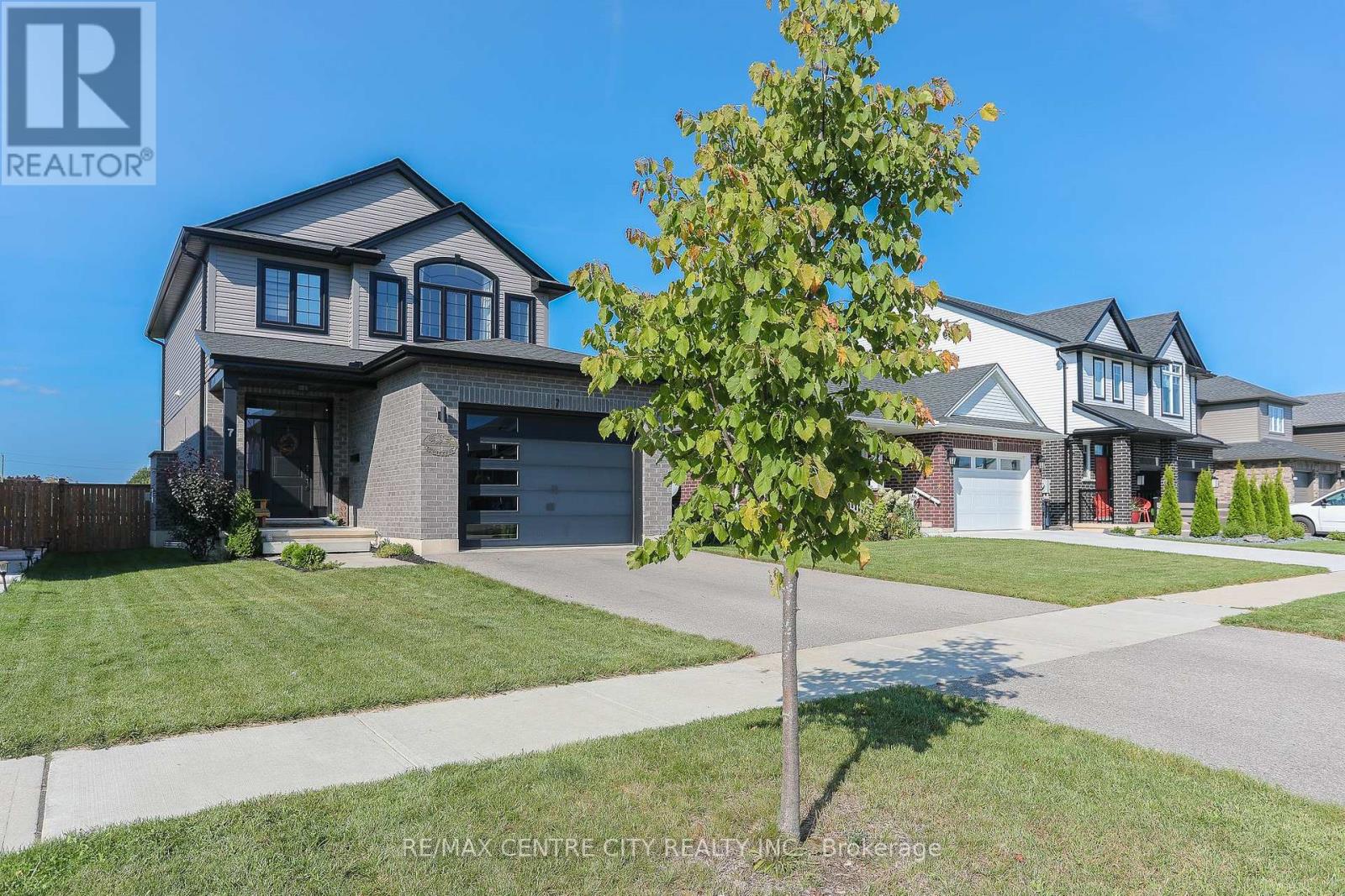 7 Oxford Terrace, St. Thomas, Ontario  N5R 0J9 - Photo 2 - X9383483