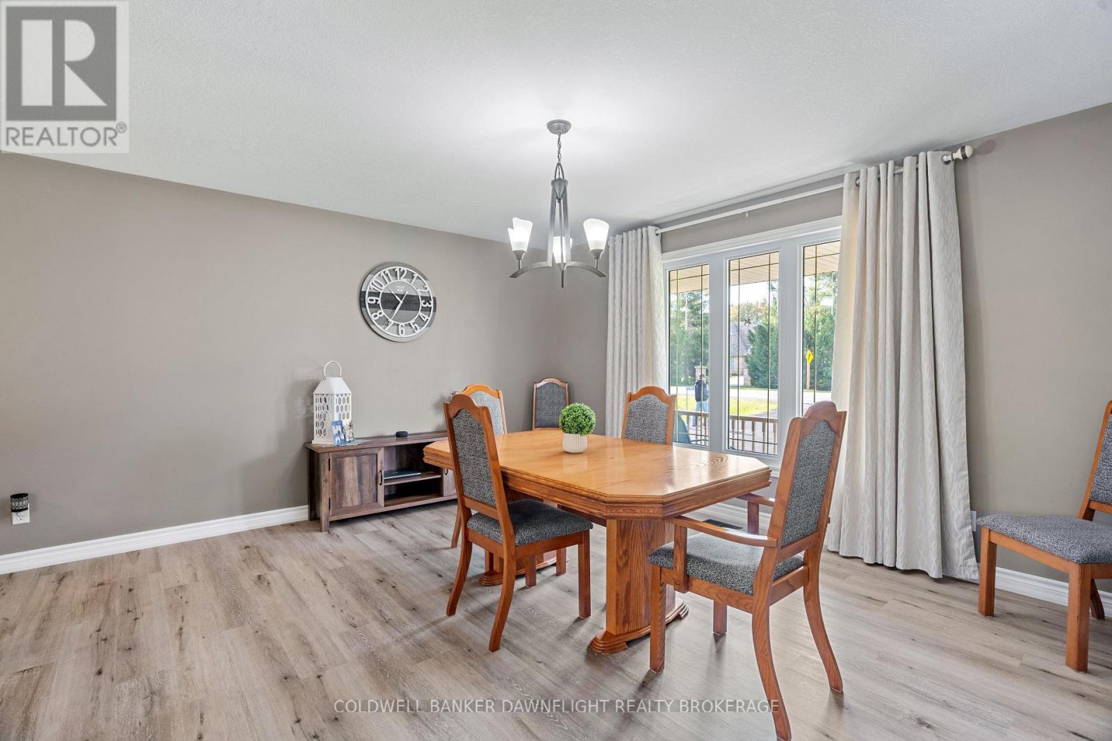 2162 Parkhill Drive, North Middlesex (Parkhill), Ontario  N0M 2K0 - Photo 11 - X9383716