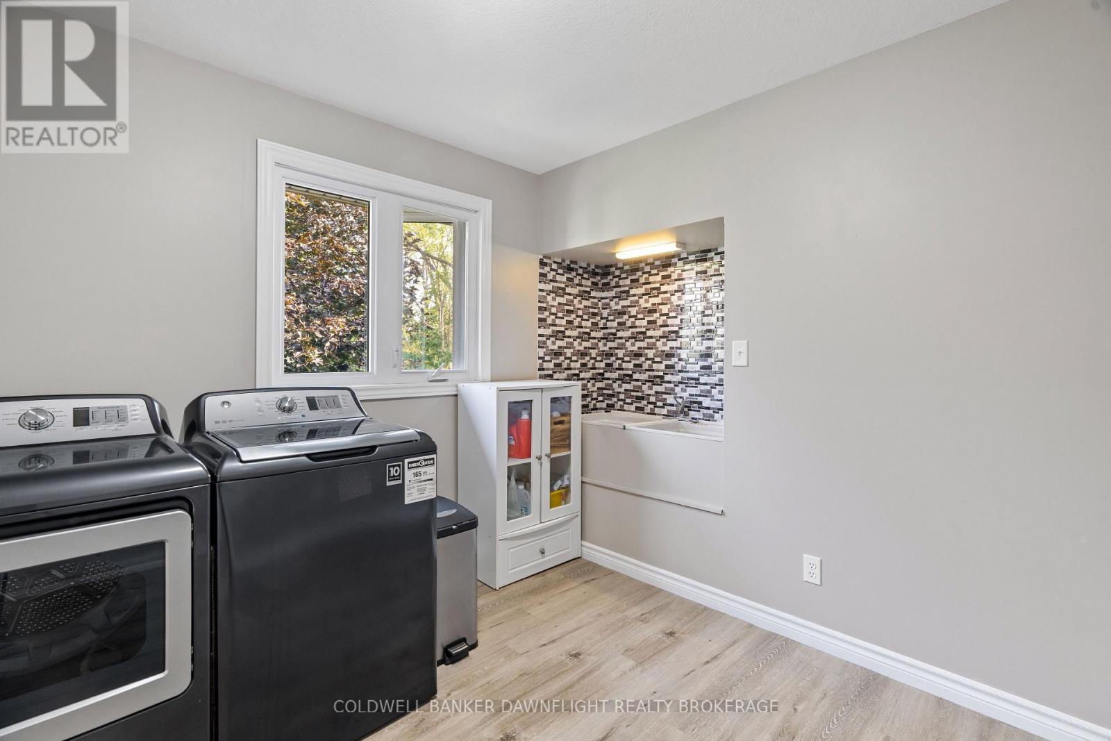 2162 Parkhill Drive, North Middlesex (Parkhill), Ontario  N0M 2K0 - Photo 15 - X9383716