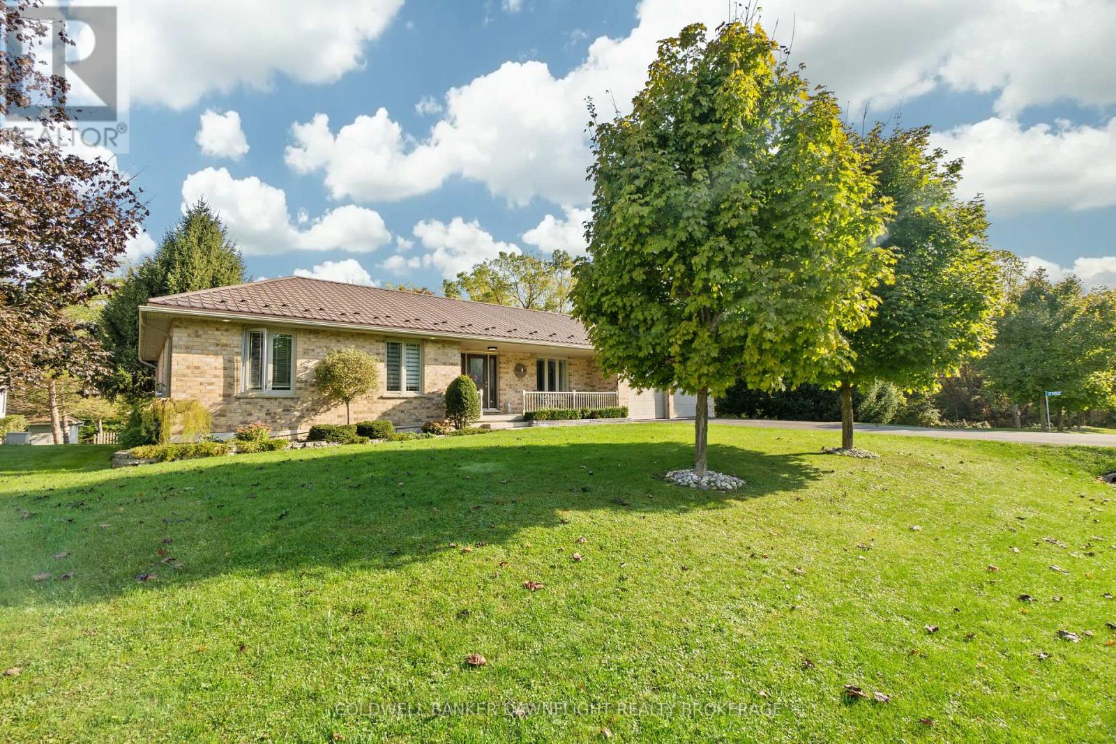 2162 Parkhill Drive, North Middlesex (Parkhill), Ontario  N0M 2K0 - Photo 3 - X9383716