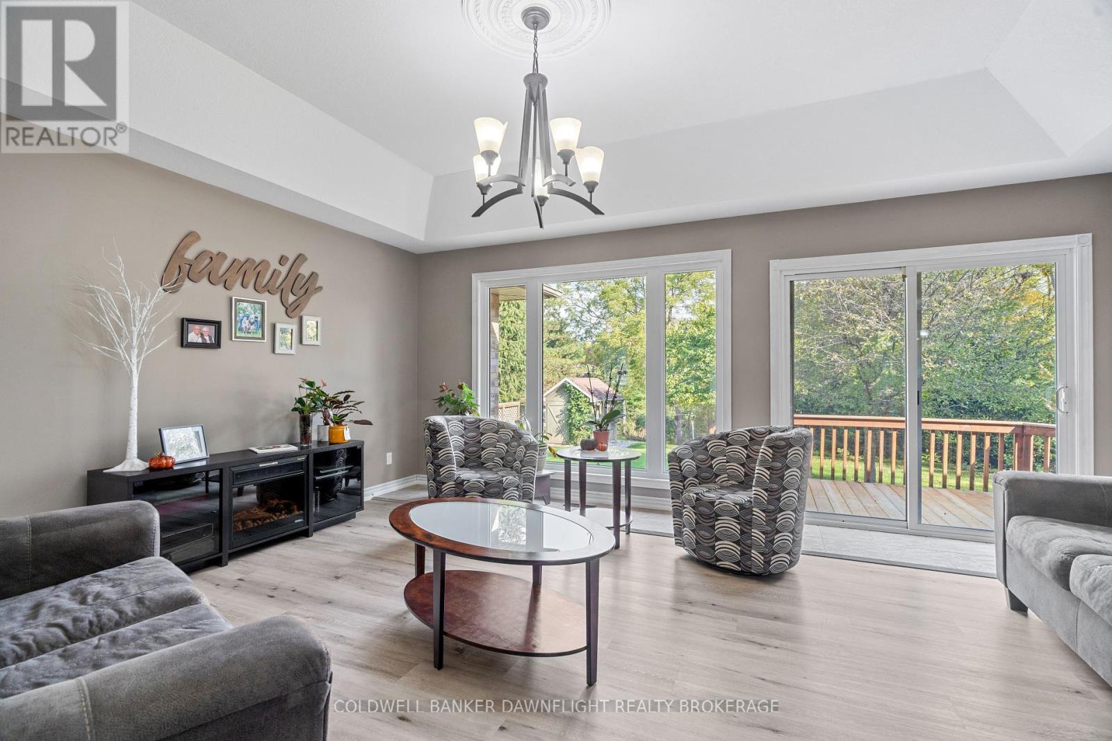 2162 Parkhill Drive, North Middlesex (Parkhill), Ontario  N0M 2K0 - Photo 9 - X9383716