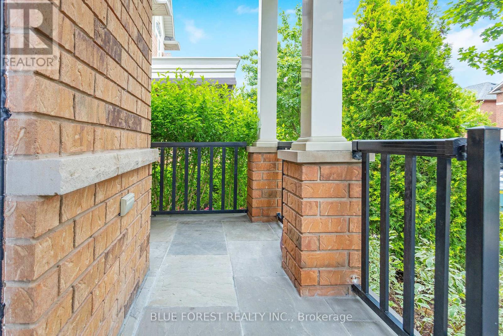 2414 Sequoia Way, Oakville (West Oak Trails), Ontario  L6M 4Z7 - Photo 3 - W9384331