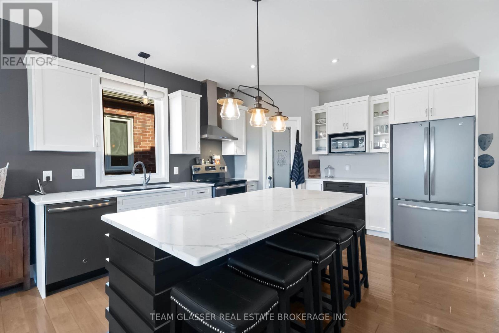 151 Spencer Avenue, Lucan Biddulph (Lucan), Ontario  N0M 2J0 - Photo 36 - X9384371