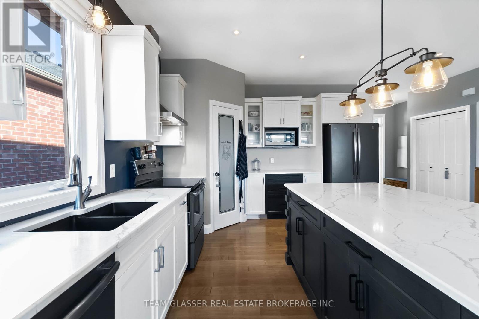 151 Spencer Avenue, Lucan Biddulph (Lucan), Ontario  N0M 2J0 - Photo 37 - X9384371