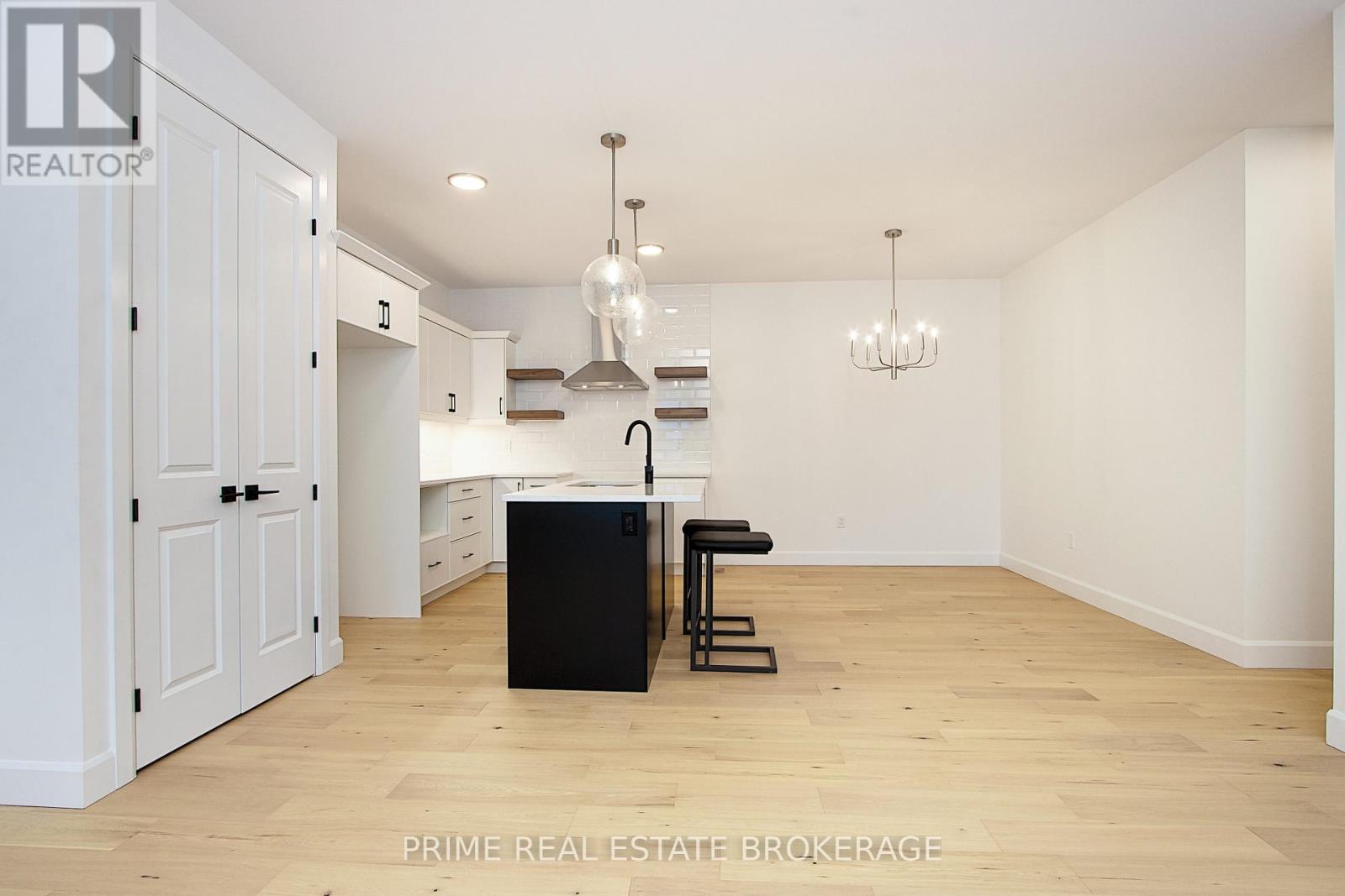 71 - 11 Coastal Crescent, Lambton Shores (Grand Bend), Ontario  N0M 1T0 - Photo 12 - X9385324