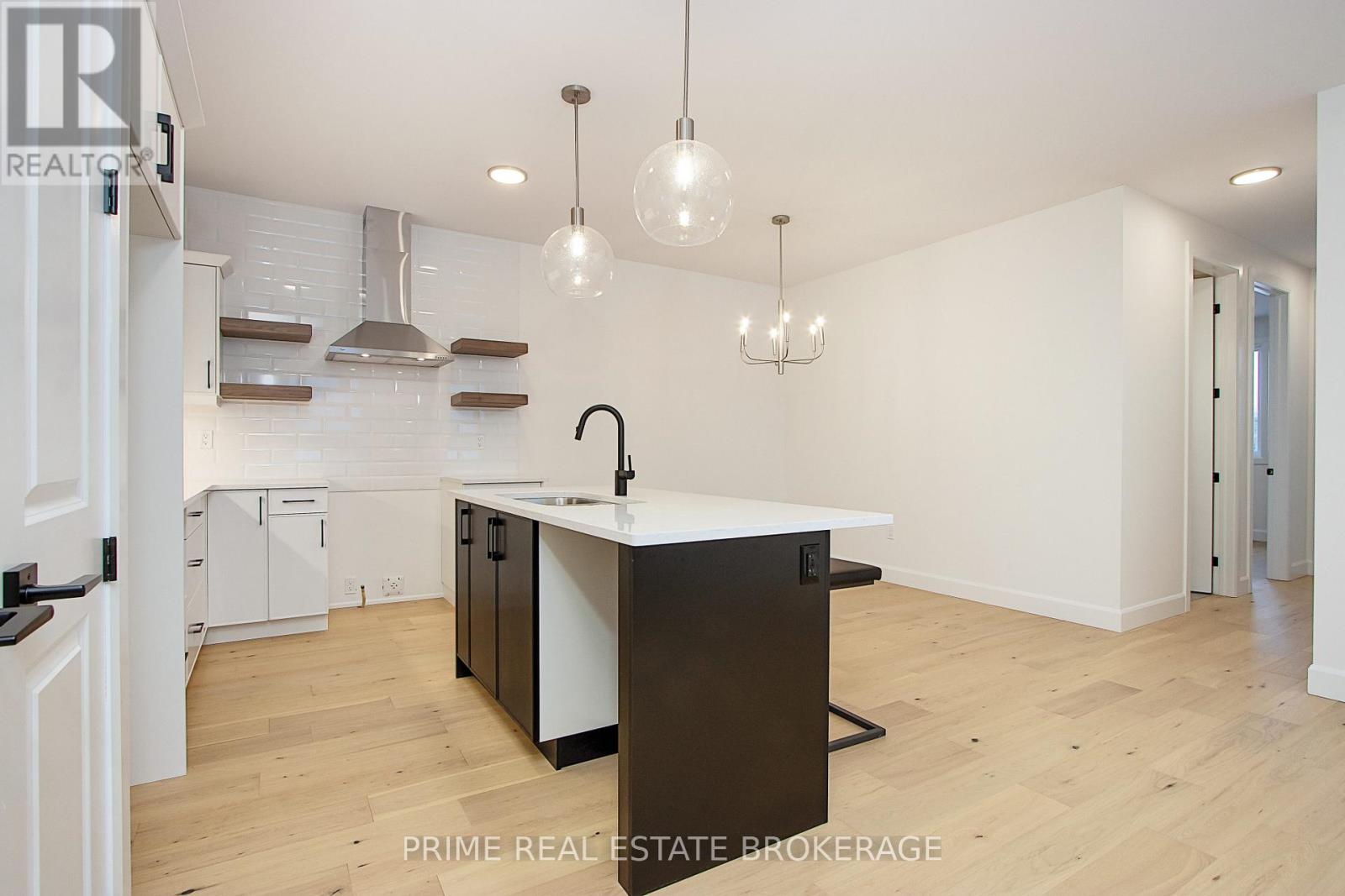 71 - 11 Coastal Crescent, Lambton Shores (Grand Bend), Ontario  N0M 1T0 - Photo 5 - X9385324