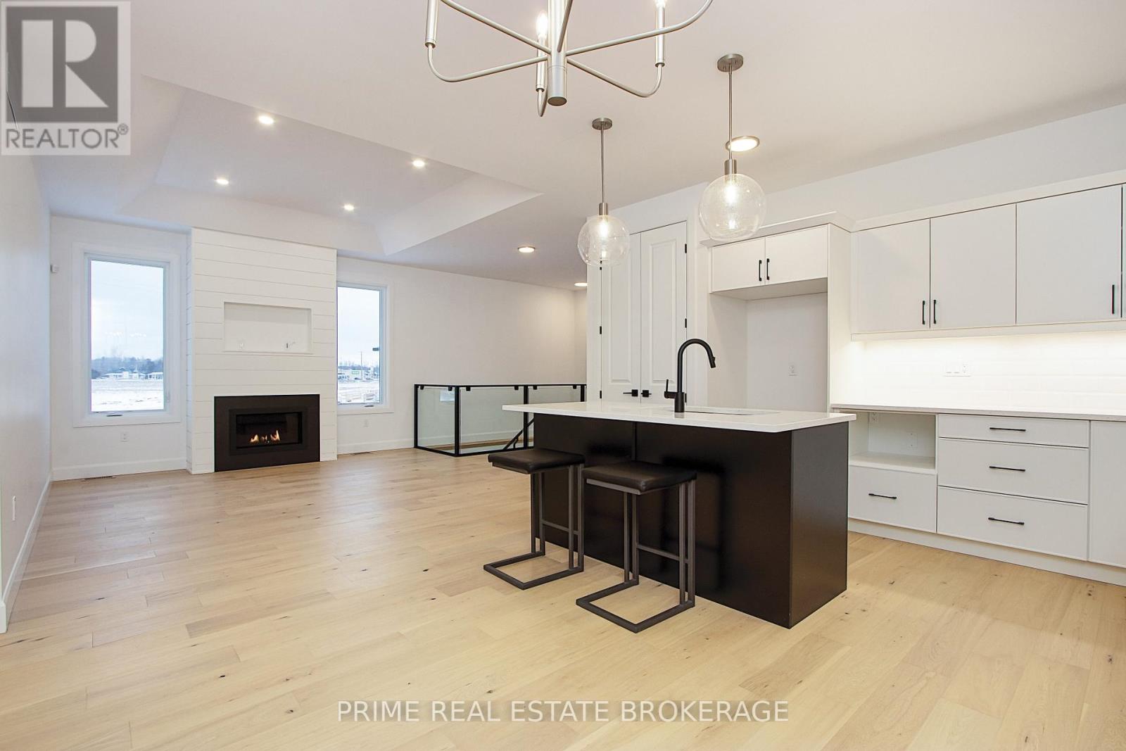 71 - 11 Coastal Crescent, Lambton Shores (Grand Bend), Ontario  N0M 1T0 - Photo 7 - X9385324