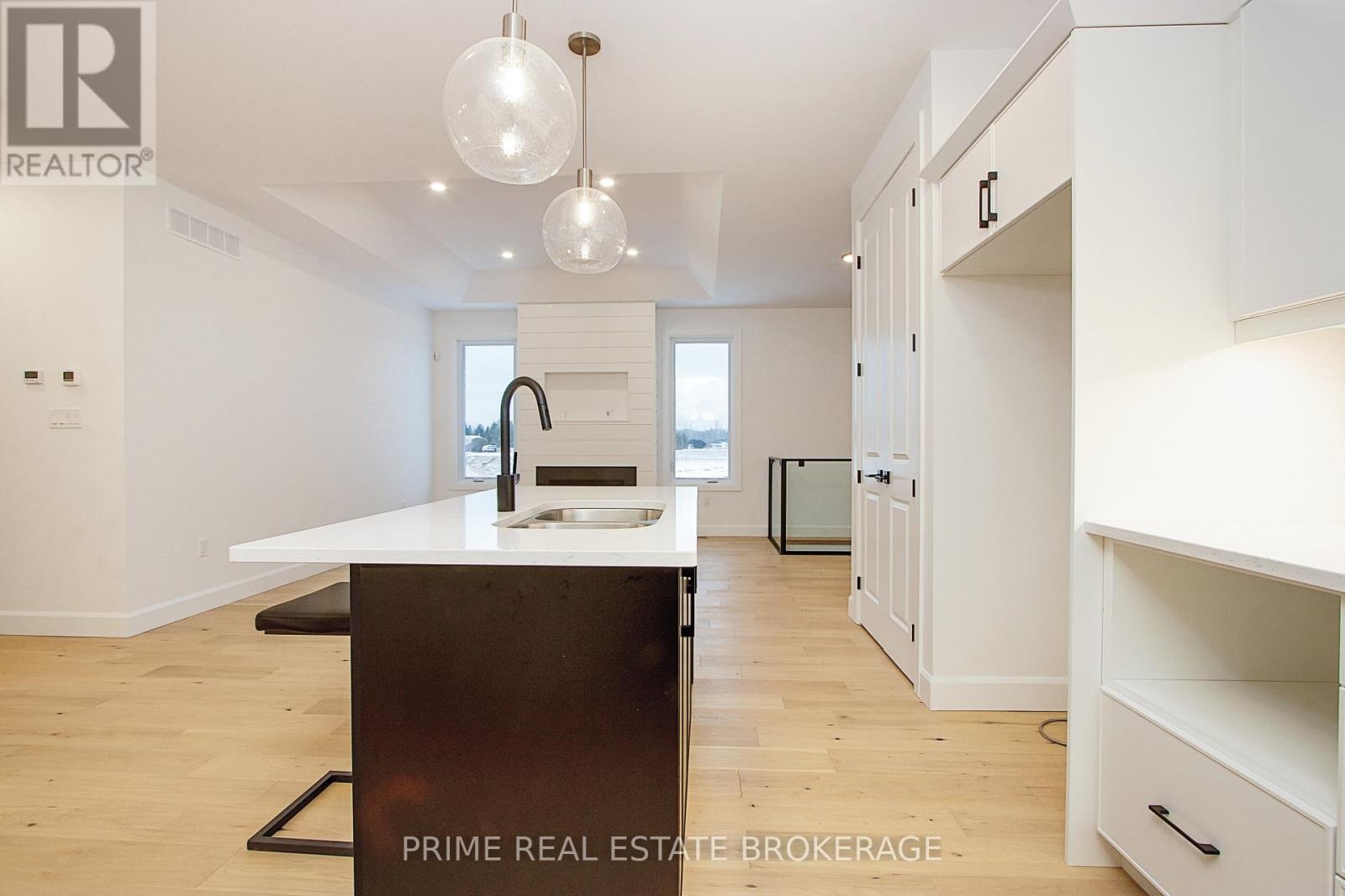71 - 11 Coastal Crescent, Lambton Shores (Grand Bend), Ontario  N0M 1T0 - Photo 8 - X9385324