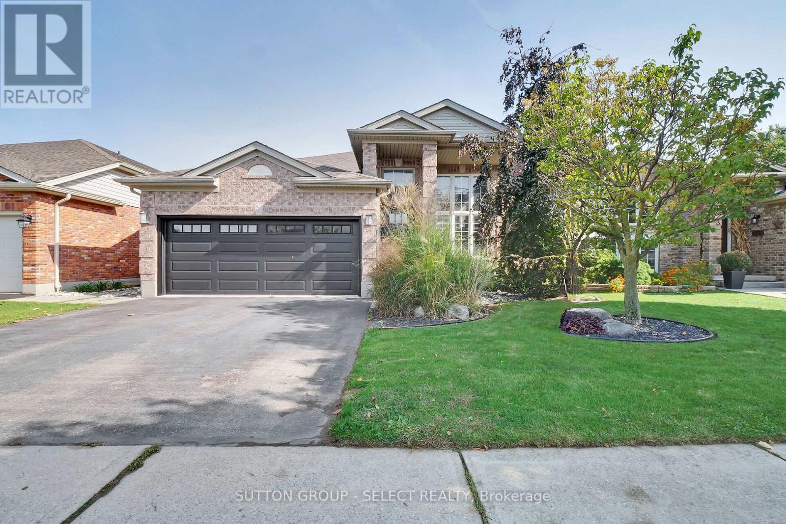 61 WILLOW CRESCENT, strathroy-caradoc (ne), Ontario