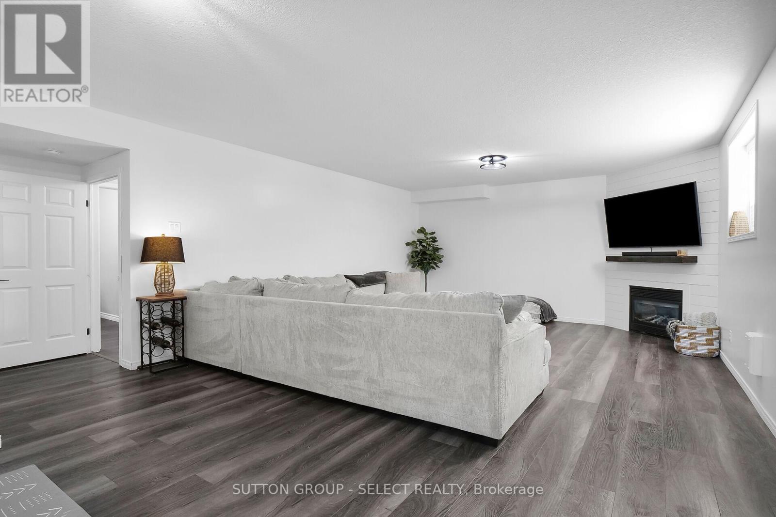 61 Willow Crescent, Strathroy-Caradoc (Ne), Ontario  N7G 4G3 - Photo 17 - X9385333