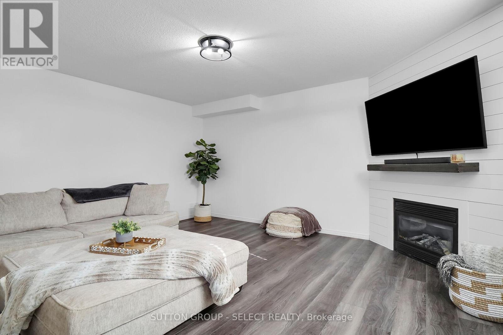 61 Willow Crescent, Strathroy-Caradoc (Ne), Ontario  N7G 4G3 - Photo 18 - X9385333