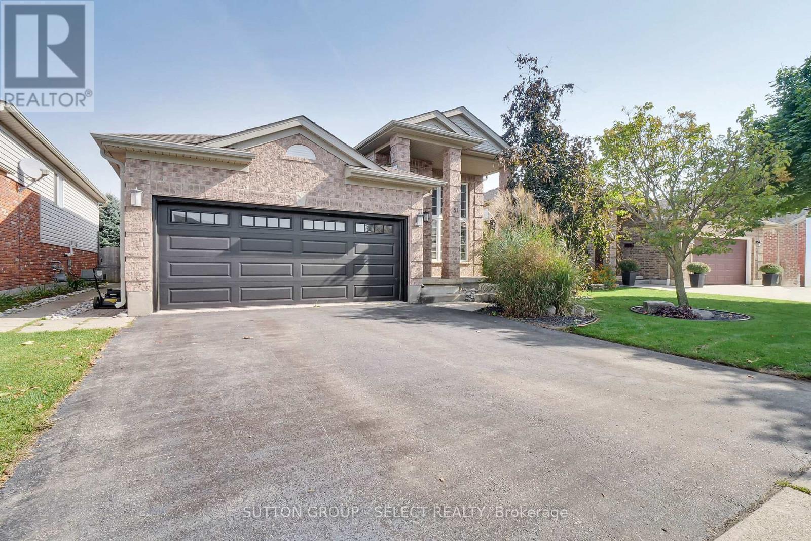 61 Willow Crescent, Strathroy-Caradoc (Ne), Ontario  N7G 4G3 - Photo 2 - X9385333