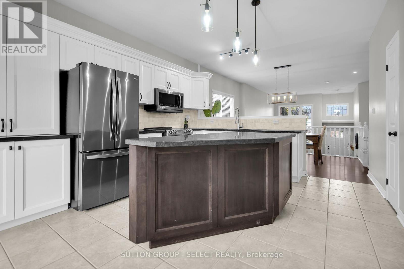 61 Willow Crescent, Strathroy-Caradoc (Ne), Ontario  N7G 4G3 - Photo 8 - X9385333