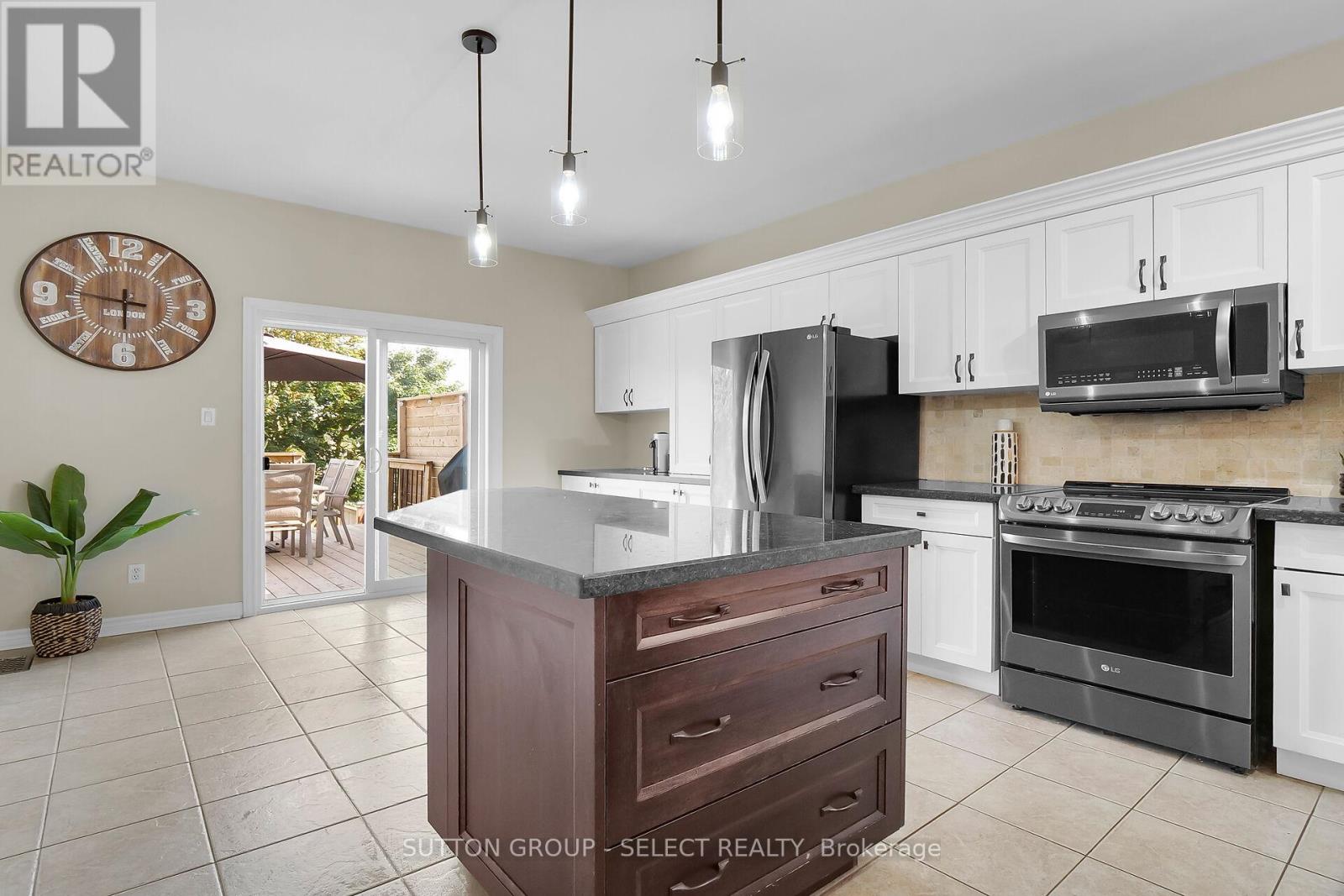 61 Willow Crescent, Strathroy-Caradoc (Ne), Ontario  N7G 4G3 - Photo 9 - X9385333