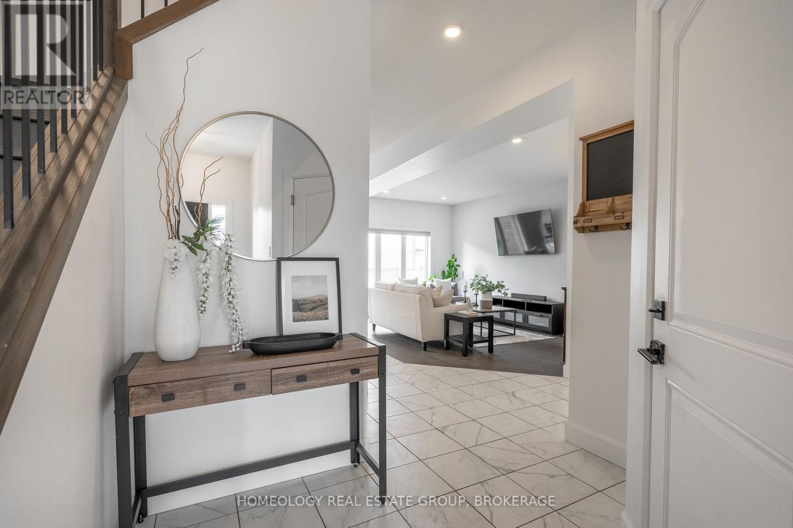 5 Armstrong Street, Strathroy-Caradoc (Mount Brydges), Ontario  N0L 1W0 - Photo 4 - X9385639