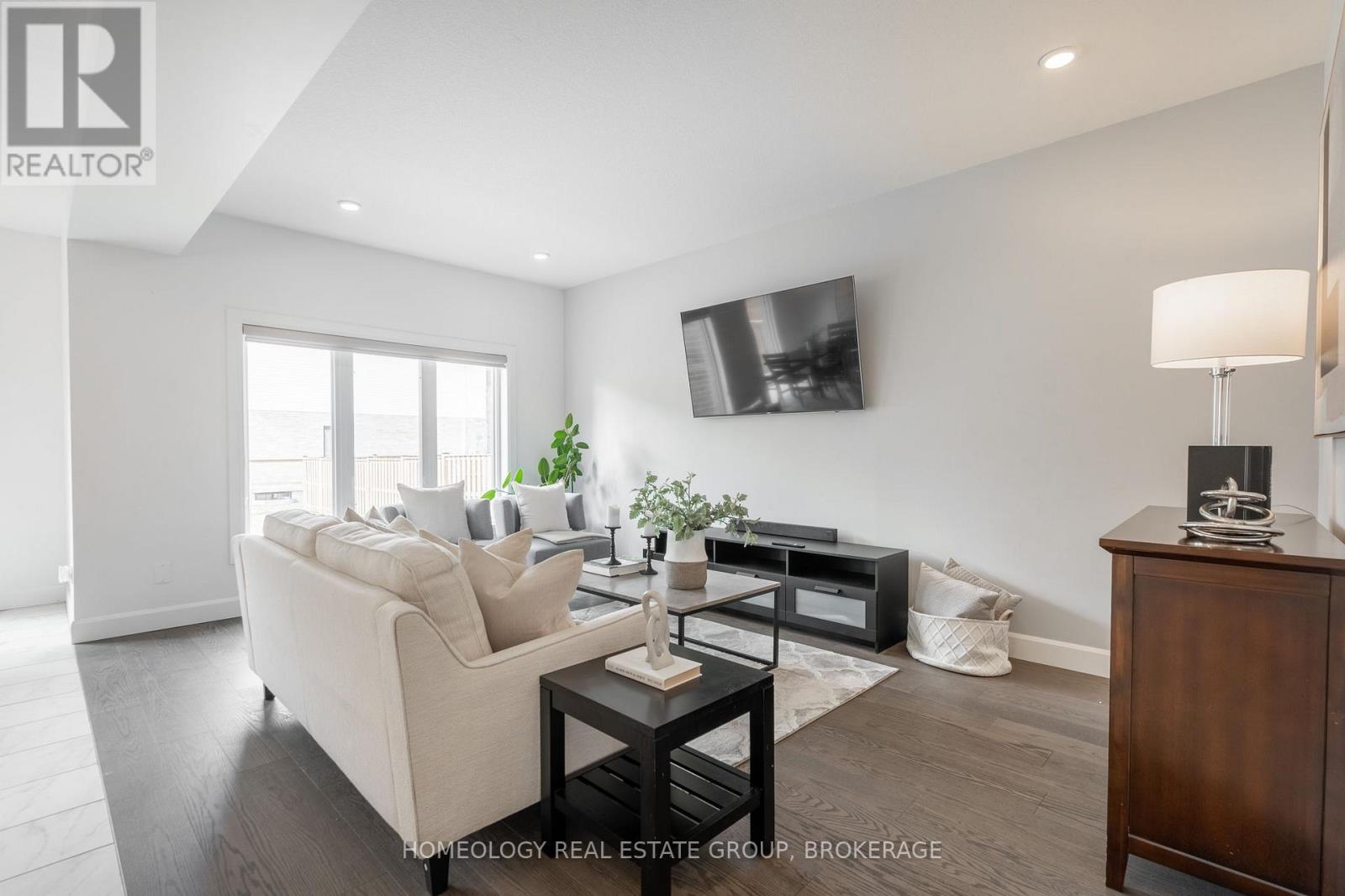 5 Armstrong Street, Strathroy-Caradoc (Mount Brydges), Ontario  N0L 1W0 - Photo 5 - X9385639