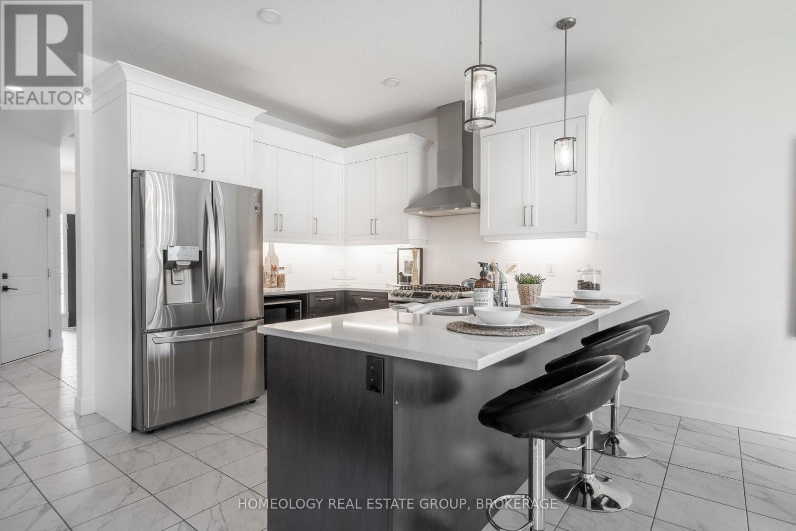 5 Armstrong Street, Strathroy-Caradoc (Mount Brydges), Ontario  N0L 1W0 - Photo 8 - X9385639