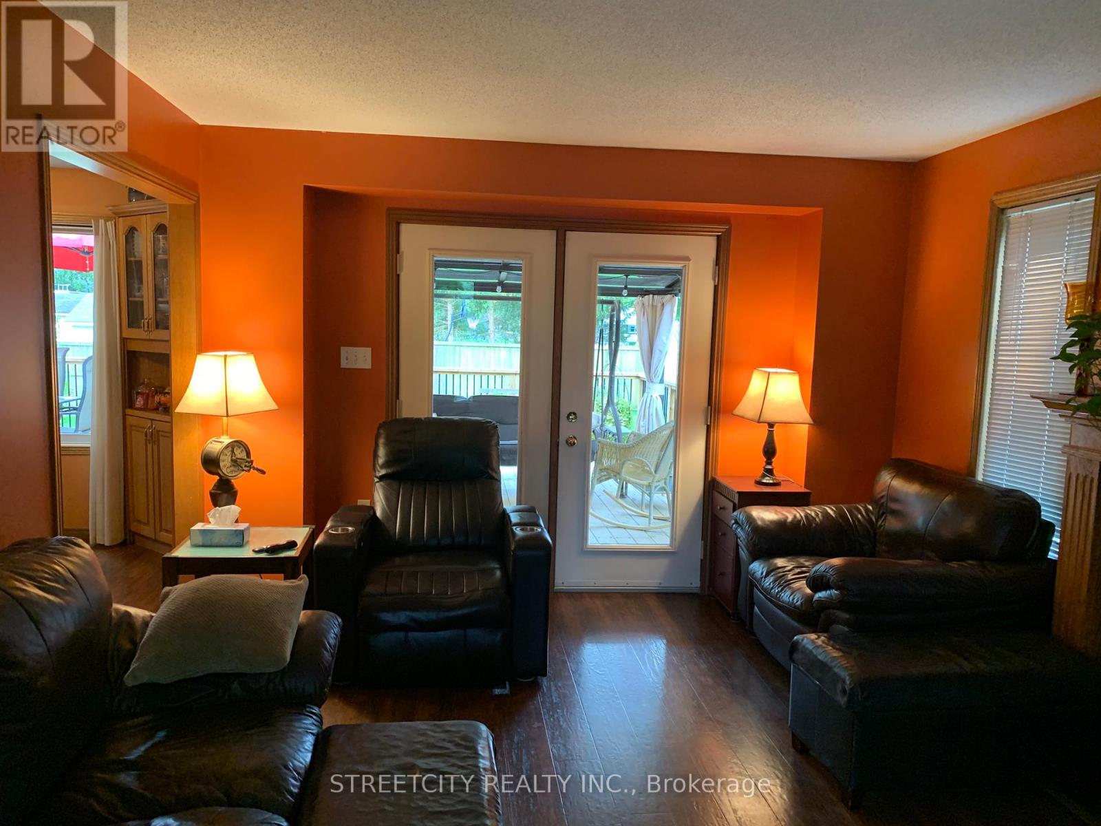 161 Roe Street, Southwest Middlesex (Glencoe), Ontario  N0L 1M0 - Photo 3 - X9385832