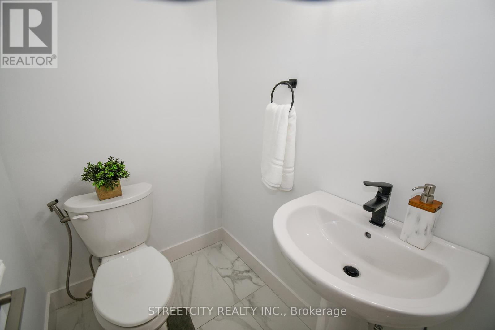 2705 Oriole Drive, London, Ontario  N6M 0G6 - Photo 5 - X9386747